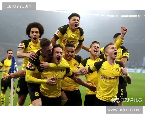 弗赖堡压哨绝杀！德甲比赛中爆冷战胜弗兰克福，球迷欢呼不止