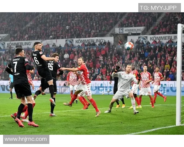 弗赖堡队客场爆冷赢得德甲重要胜利，击败弗兰克福队